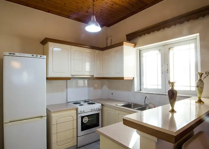 Lägenhet Kardiakafti Village Gastuni